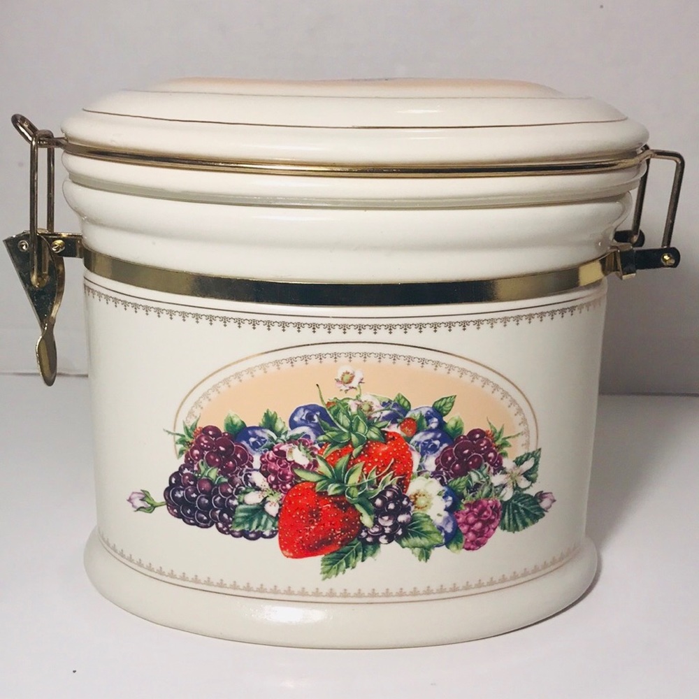 Knott’s Berry Farm Foods Ceramic Canister